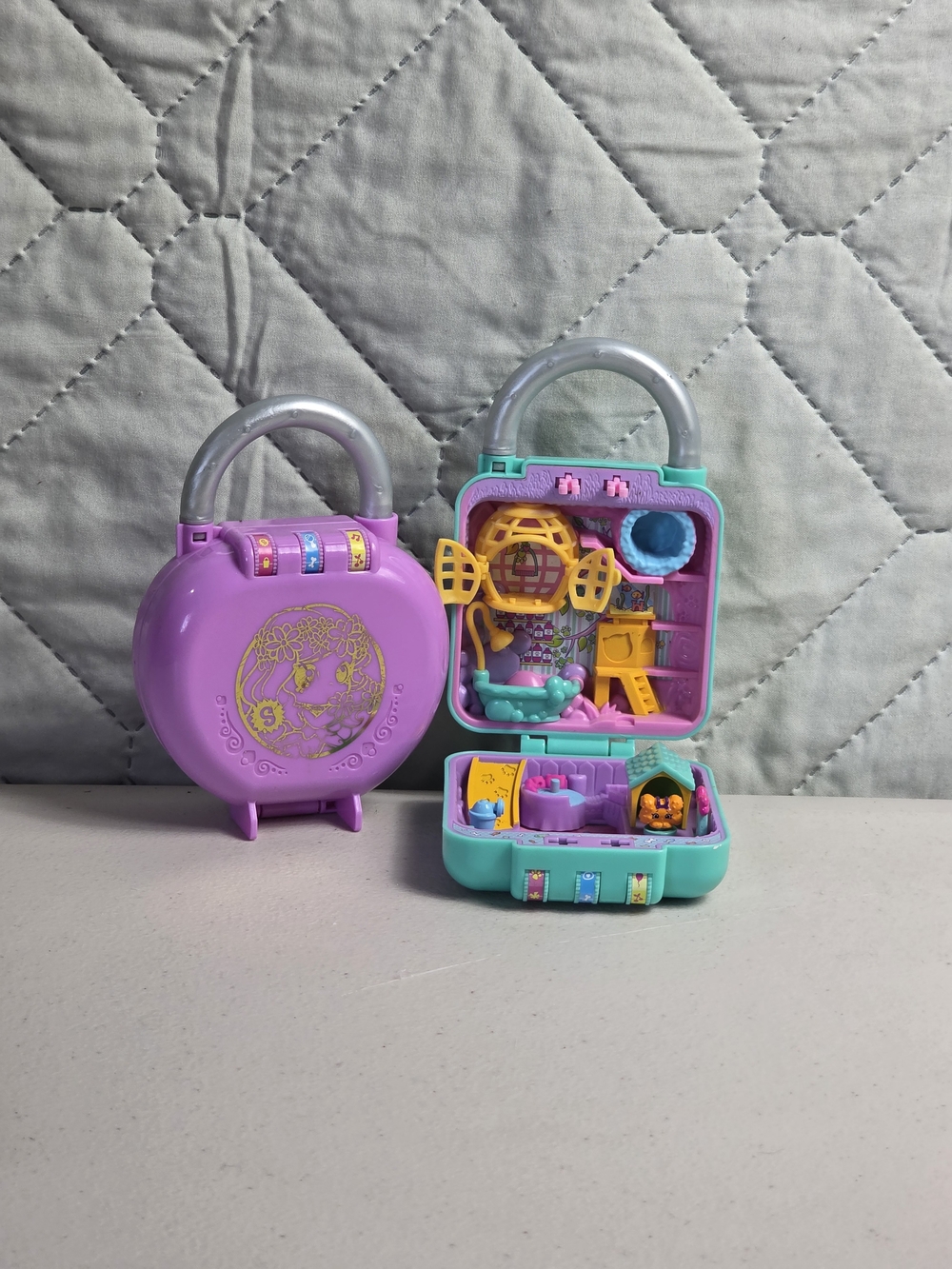 Shopkins Lil' Secrets PRETTY PAWS PET SALON Playset Lock Teeny Shoppie 2 Items
